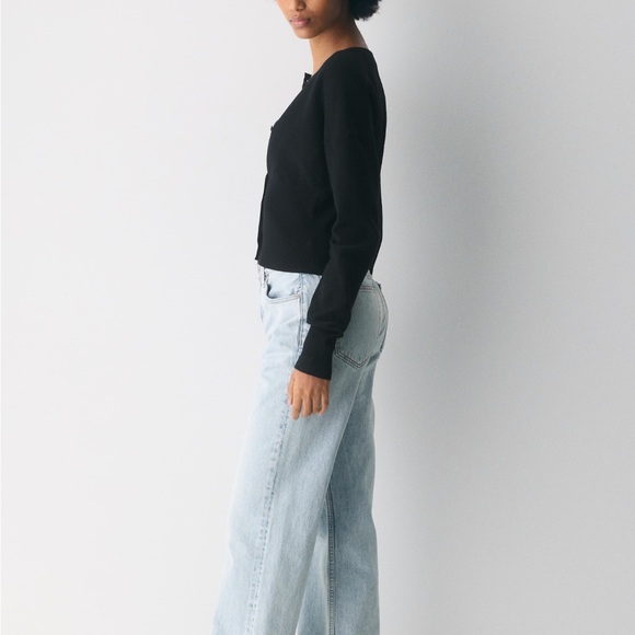 Aritzia Golightly Cardigan - Picture 5 of 5